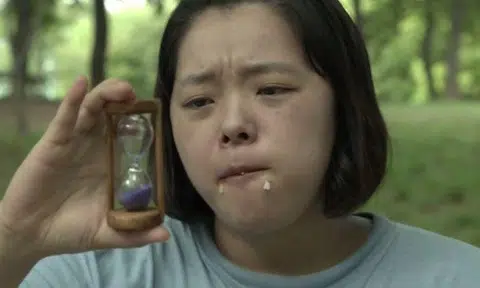 100kg aspiring competitive eater seeks out mentor to find her purpose in life