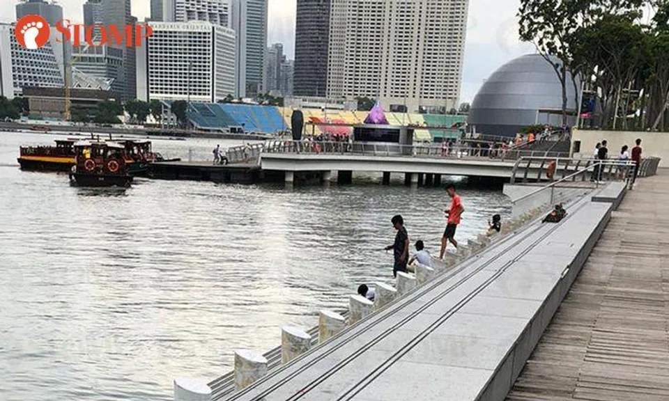Man finds youths irresponsible after seeing them fishing at Marina Bay