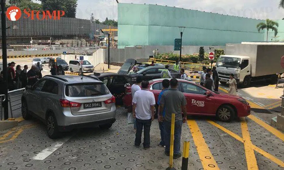 Man, 70, dies after 4-vehicle accident outside Gleneagles Hospital