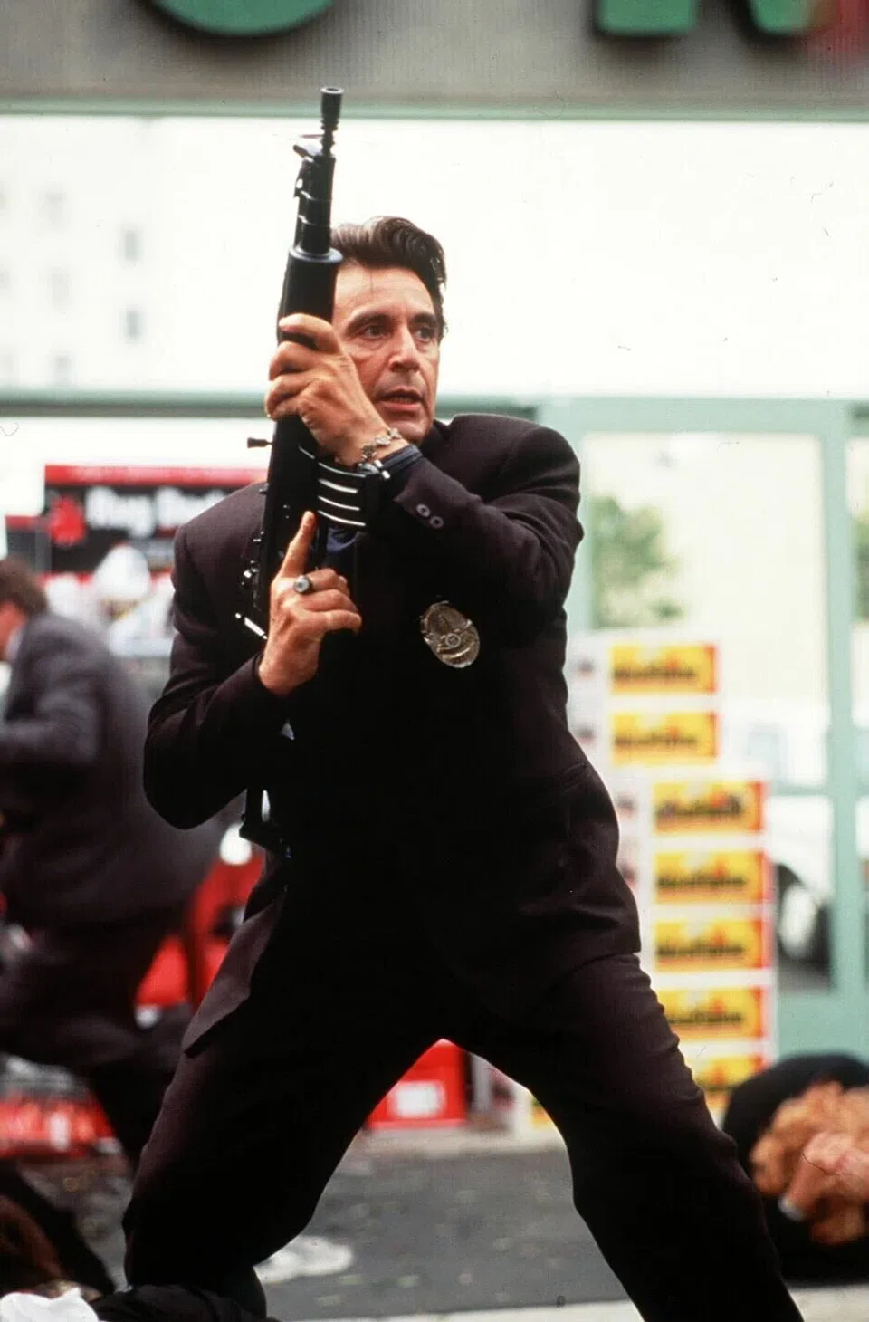 Al Pacino played the cop Vincent Hanna in Heat (1995) and may return in the sequel through the use of de-ageing technology.