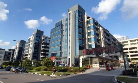 52 people who gathered at Sin Ming industrial building to drink, smoke under investigation