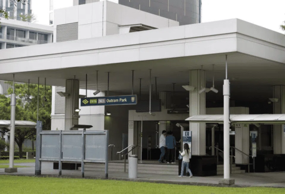 Man allegedly urinates on Outram Park MRT escalator handrail
