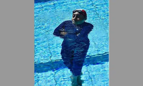 Aquaman? This 56-year-old Malaysian man is able to float vertically in water for hours