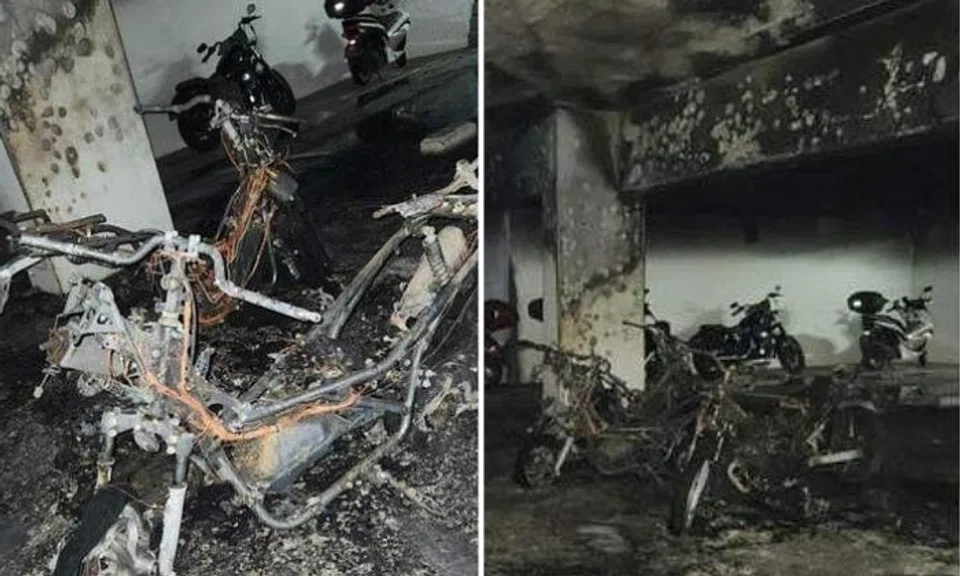 SCDF added that it was alerted at 11.20pm on Jan 26 to the fire at Block 415A Fernvale Link.  Photos: Lianhe Zaobao