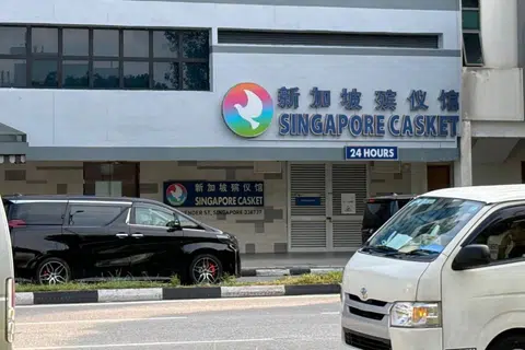 There are at least nine hotels in the surrounding area near Singapore Casket. 