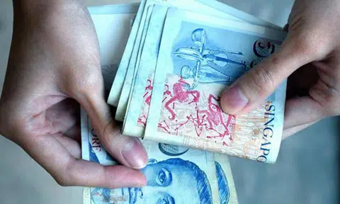 Have you seen my black wallet? I last saw it at Rivervale and contains around $800