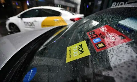 PHV driver calls Tada user 'entitled' for booking 4-passenger ride service and asking for 6-seater vehicle