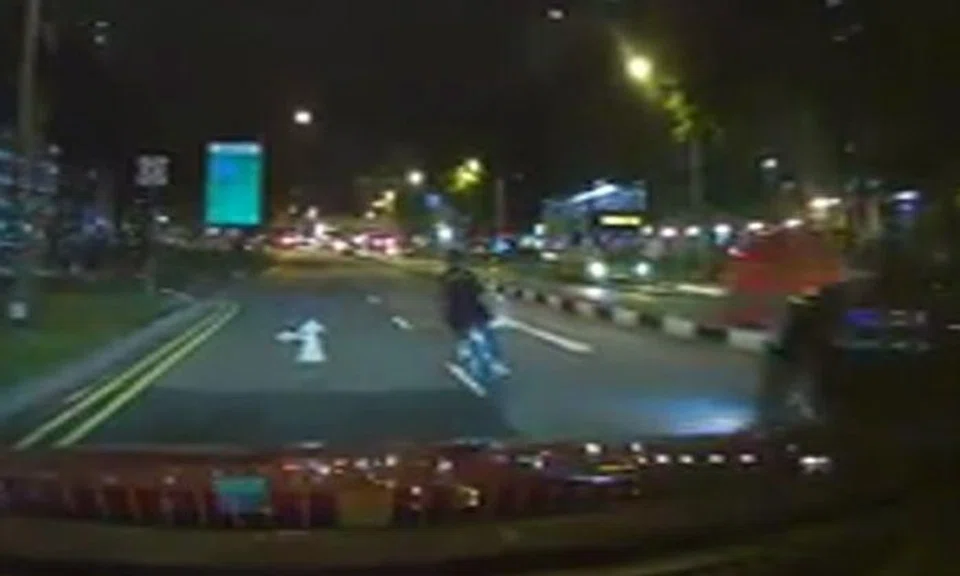 Photos: screengrabs via facebook video