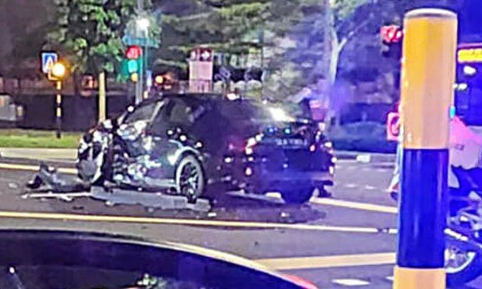 2 taken to hospital after Geylang accident involving 2 cars, woman assisting with investigations
