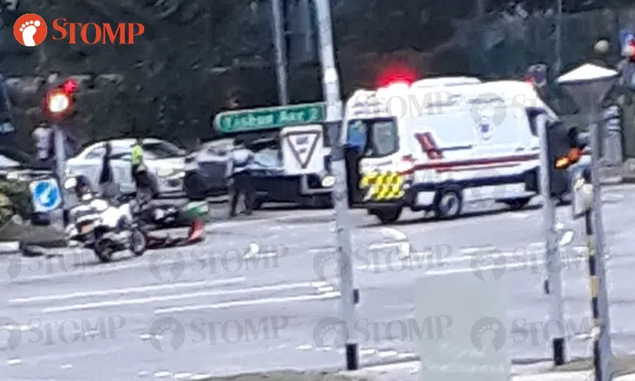 25-year-old motorcyclist taken to hospital after accident with 2 cars ...