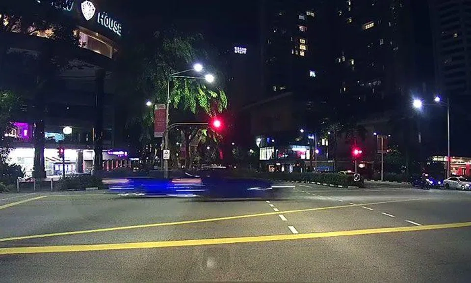 Netizen posts video of cars 'racing' along Orchard Road, gets slammed for being 'kaypoh'