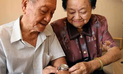 She wins SingPost's V-Day contest to give husband of 50 years new watch