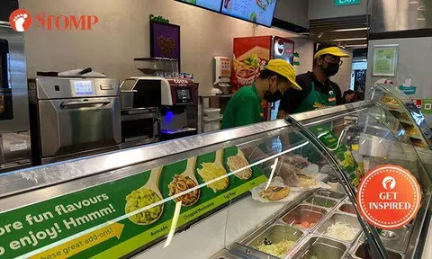 Customer inspired by speed and dexterity of deaf employee at Subway in Hillion Mall