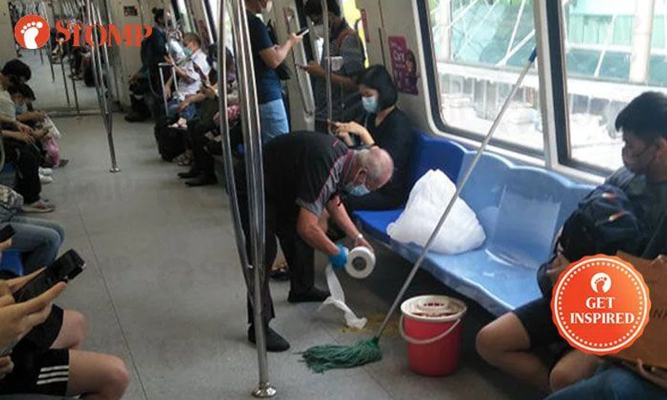 Man compliments cleaner who quickly cleaned up vomit on MRT train