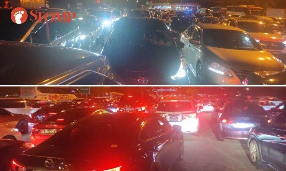 Sharing a video of the jam, Stomper Lim said: "We were stuck there for around five hours. We finally cleared JB customs at 12.47am the next morning."