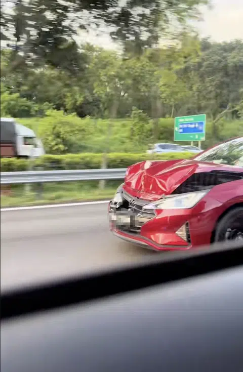 Video of badly damaged car goes viral, netizens wonder why it's not in a workshop