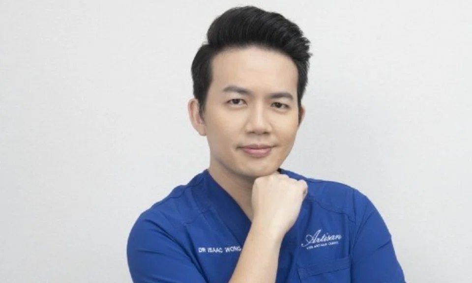 Aesthetic doctor injects woman with excessive dermal fillers