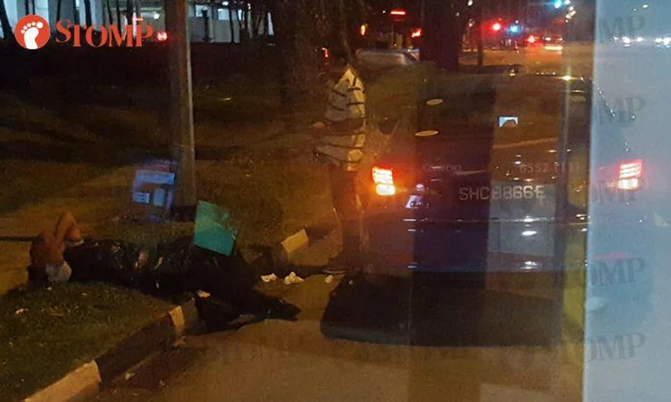 Man lies by roadside in Yishun while cabby looks 'lost'