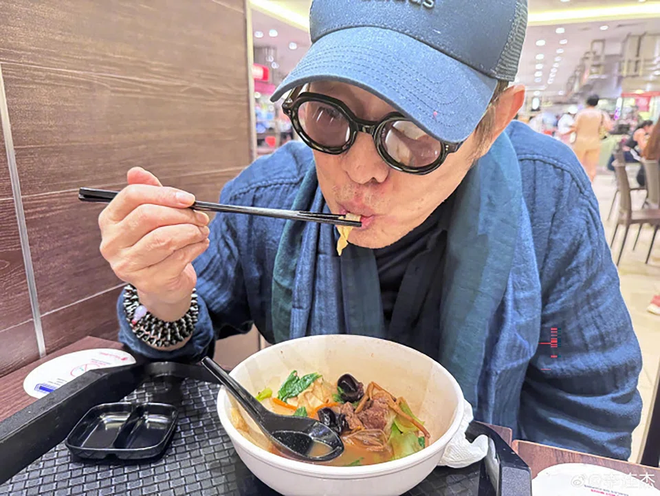 Actor Jet Li posted on Weibo on Aug 18 a photo of himself eating a bowl of knife-cut noodles. PHOTO: JET LI/WEIBO