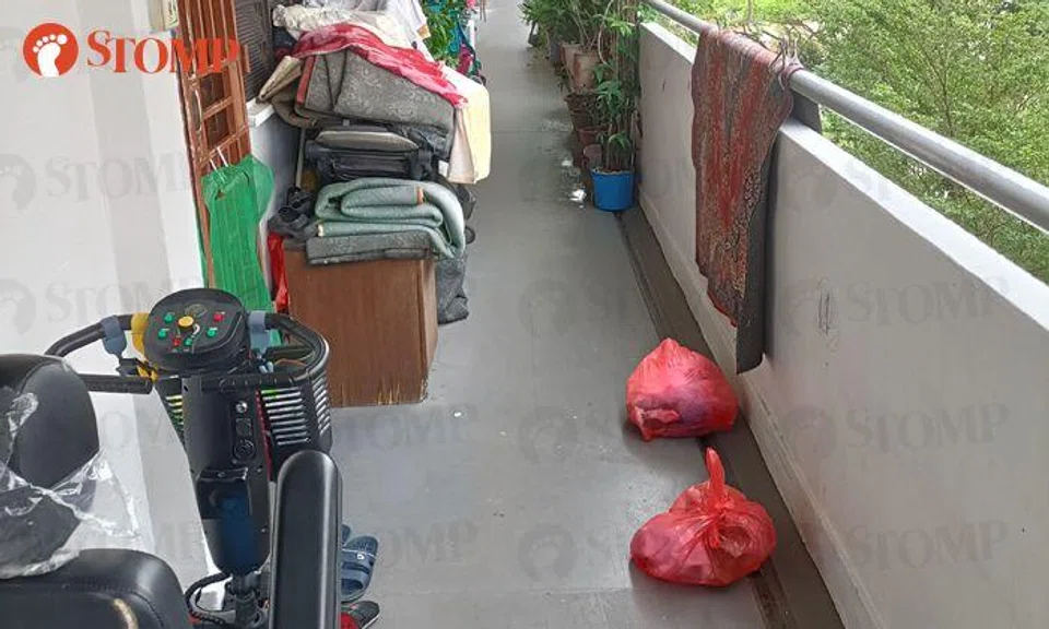 Eunos resident dumping adult diapers along corridor daily until it's 'full of stinky urine smell'