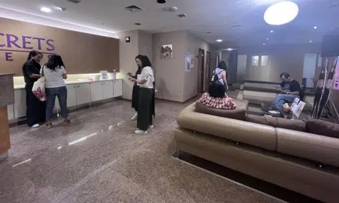 Customers flock to Orchard Road spa seeking answers after 'irresponsible' closure