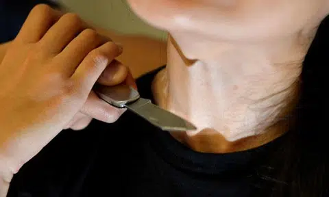 Man threatened to kill daughter with knife