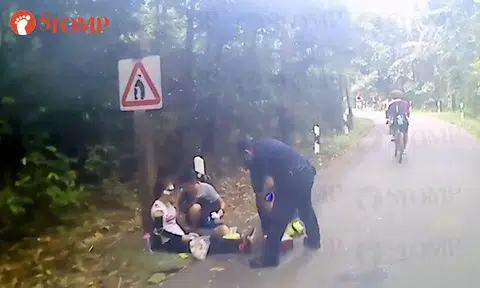 Kudos to police officers who stopped to help woman who fell off bike at Pulau Ubin