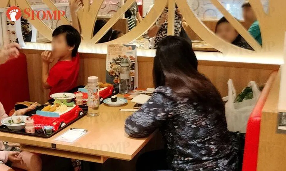 Diner calls out woman with 2 kids for 'rude and arrogant' behaviour at IMM restaurant