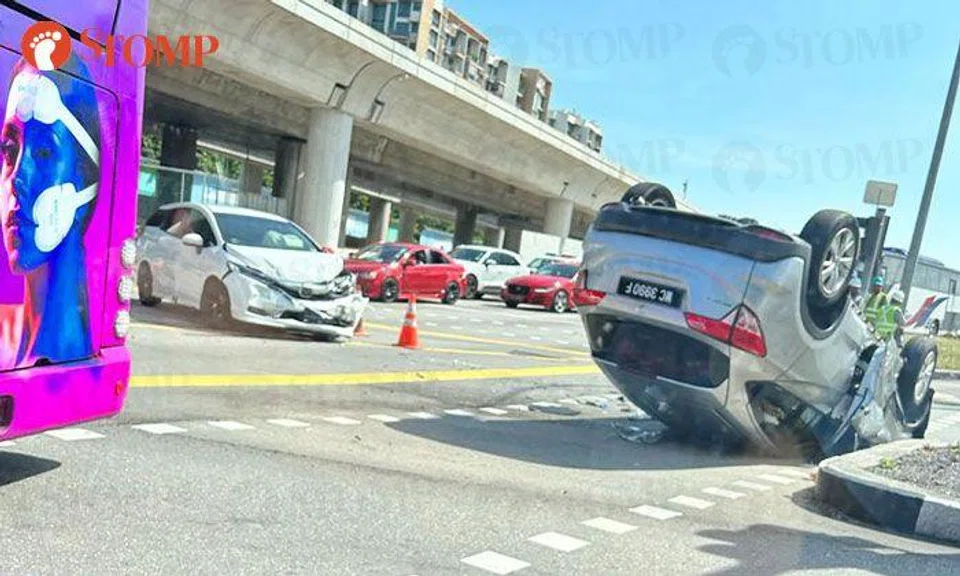 Two car drivers sustain injuries after accident at Bedok Road junction