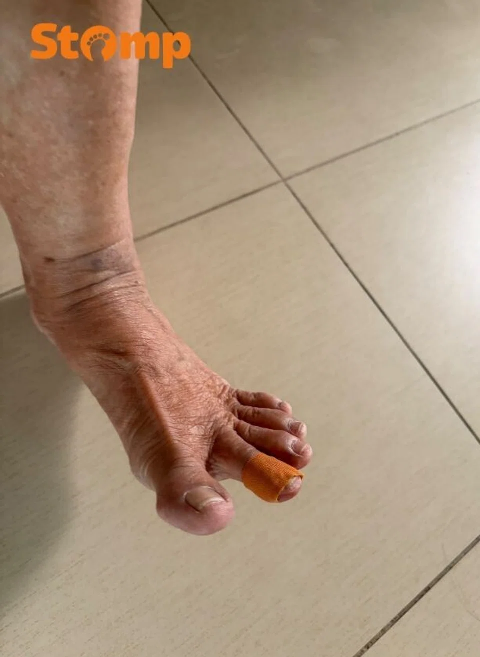 Son says Hougang stall operators blamed elderly mum after she fell, stallholder denies accusation
