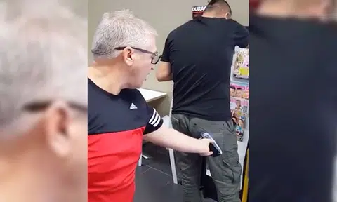 Video shows man using card terminal to make contactless payment without victim knowing