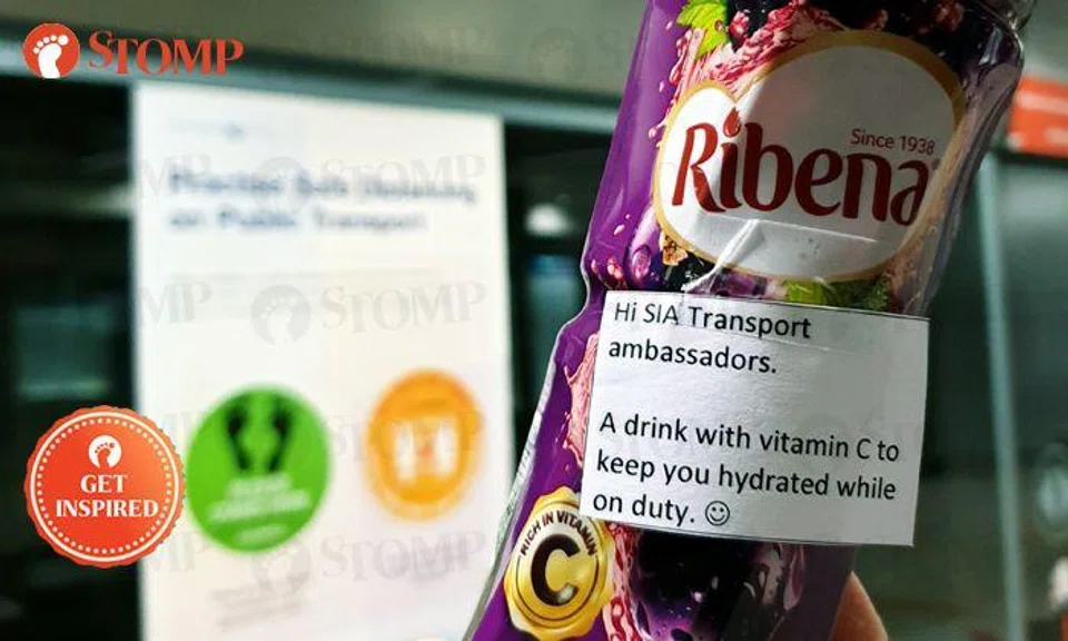 SIA transport ambassador gets sweet surprise from commuter at HarbourFront MRT station