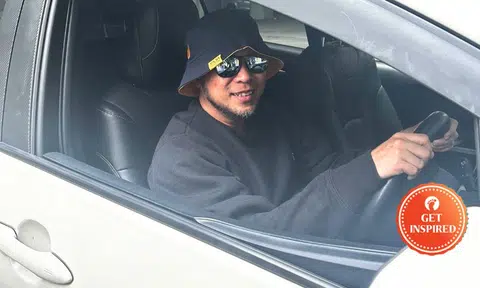 Single dad and Tada driver gives free rides to those in need, autistic son is his motivation