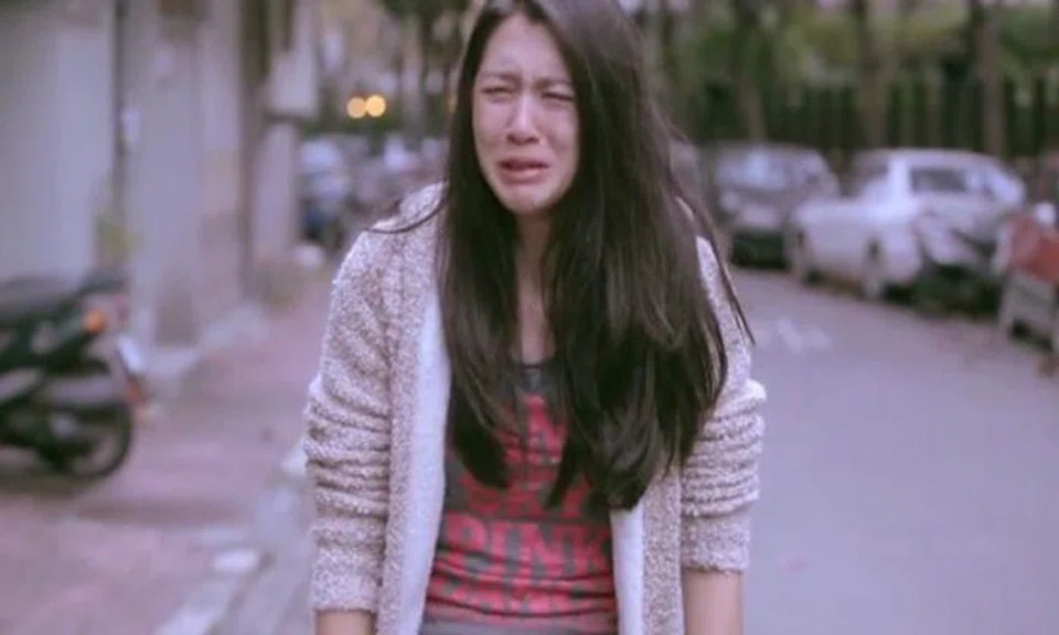 Girl heartbroken after being dumped by BF -- but finds comfort in unexpected guy