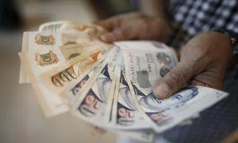 Dad who gets over $1k in retirement money every month threatens to sue 4 kids for not giving him enough