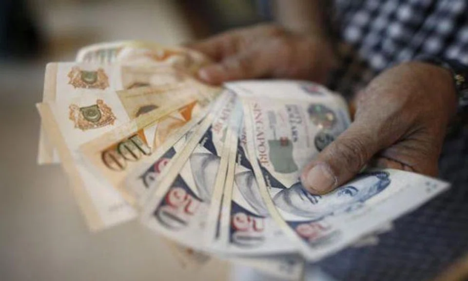 Dad who gets over $1k in retirement money every month threatens to sue 4 kids for not giving him enough