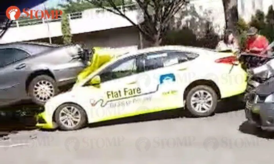 7 sent to hospital after 12-vehicle chain collision on KPE