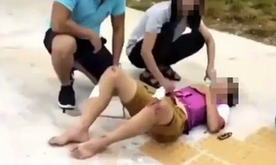 Rider injured, battery pack dislodged after falling off e-scooter 