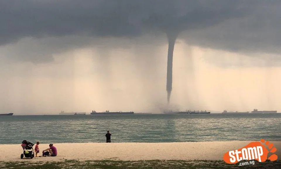Waterspout spotted at East Coast Park: Check out all the beautiful pictures and videos by Stompers