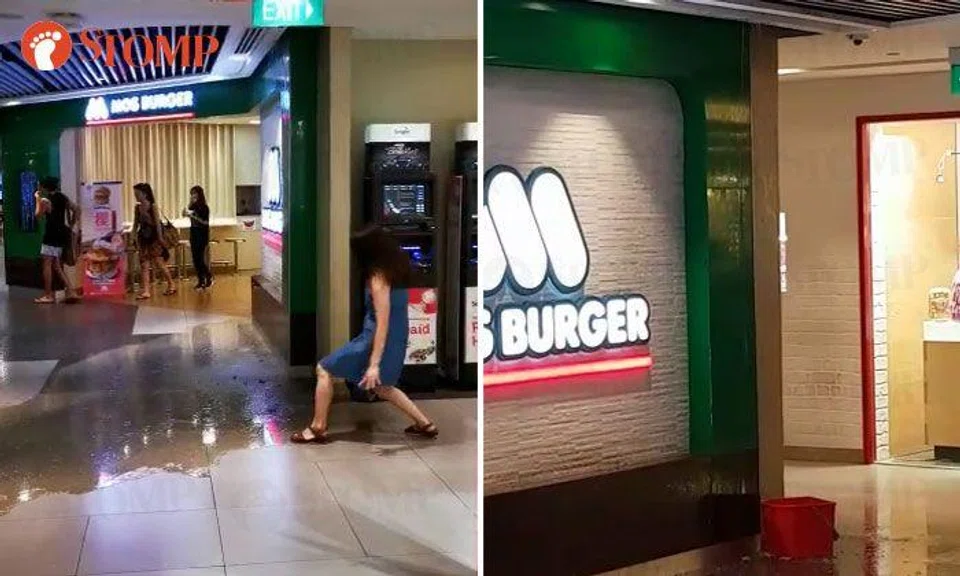 Water gushes from ceiling at Plaza Singapura due to pipe leak