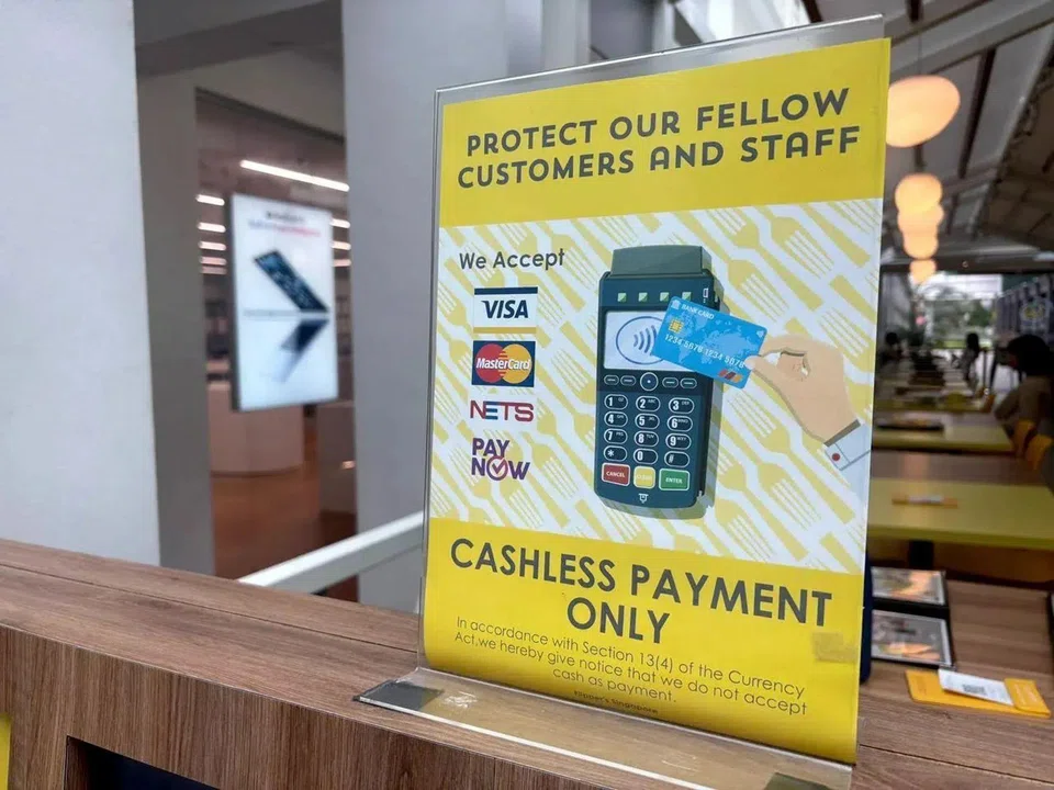 A sign at Flipper's cafe in Bugis Junction indicating that only cashless payment is accepted.