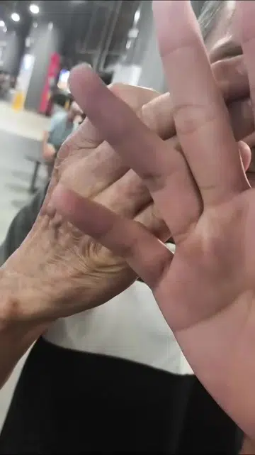 elderly man shoves tray, throws food at sengkang hawker centre