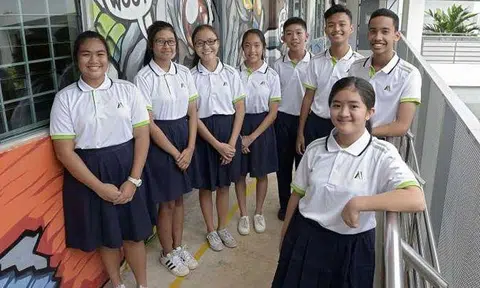Bonding first, studies can wait! Students will not have classes for first four days of school at new Meridian Secondary School 