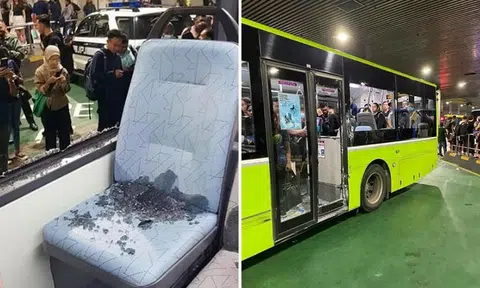 10 people injured after 2 buses collide at JB checkpoint: 'Passengers were bleeding'