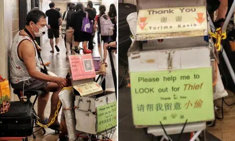 Leo is often seen playing his guitar and singing from 1pm almost every day at an underpass near Yishun MRT Station. Photos: Shin Min Daily News