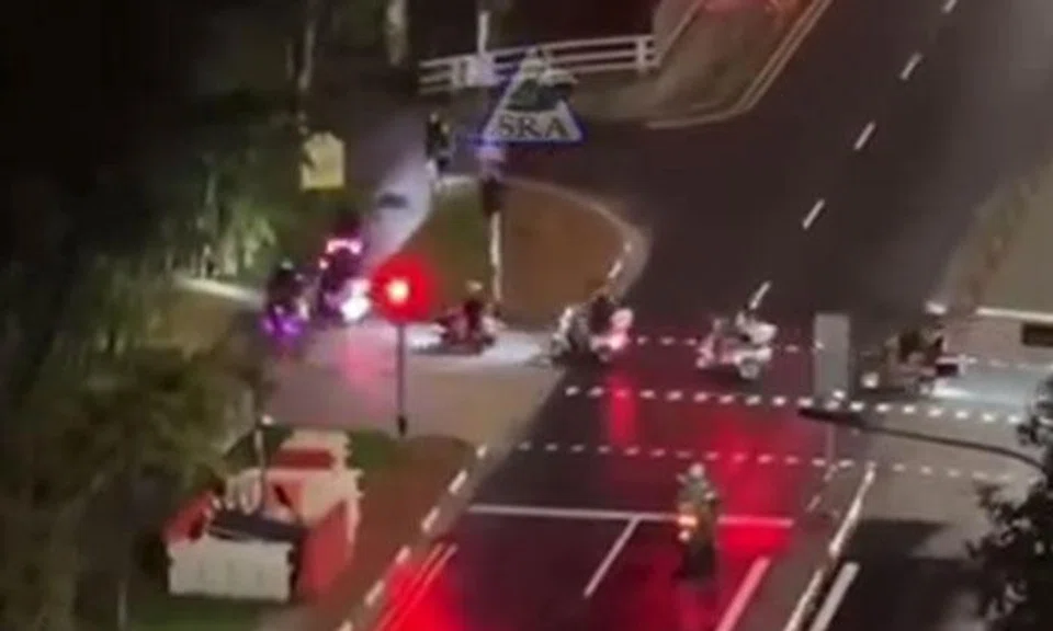 Convoy of 'PMA' riders have night outing in Yishun: Netizens question if all are legit users