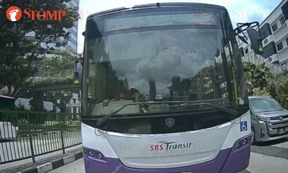 SBS Transit takes action against bus captain who almost sideswiped car at River Valley Road