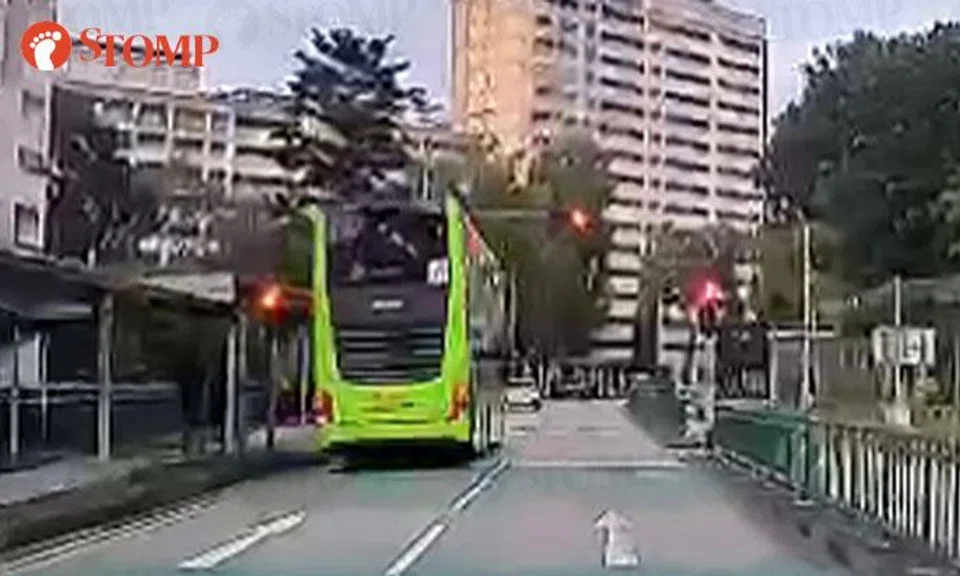 Bus runs red light in Bukit Batok: SMRT to take disciplinary action against bus captain