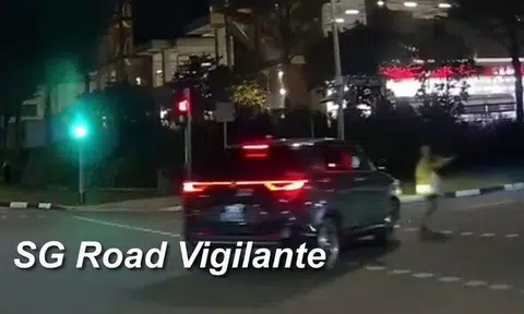 Woman leaps out of the way just in time as Honda fails to give way at Yishun junction