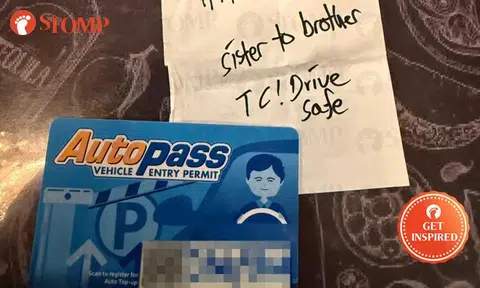 S'porean women save Malaysian biker from 'headache' after he dropped Autopass card in JB